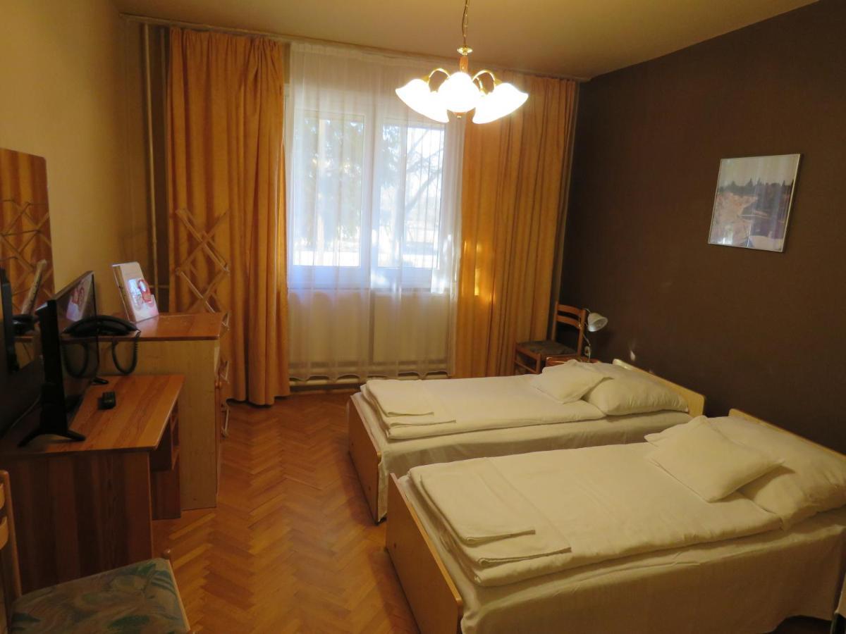 Thermal Apartmanhaz โคมารม ภายนอก รูปภาพ